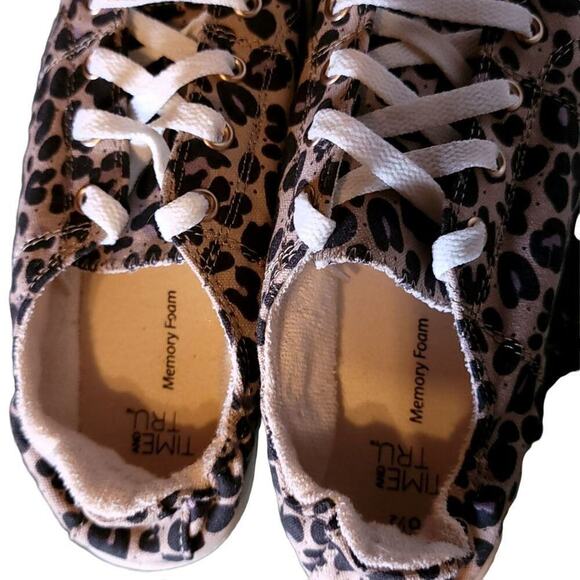 Time And Tru Women's Shoes Size 6.5 Leopard Print Brown Tan Memory Foam   - Picture 10 of 10